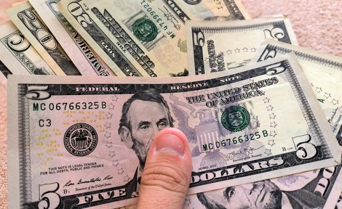 Экономист Громова рассказала, покупать ли сейчас доллары