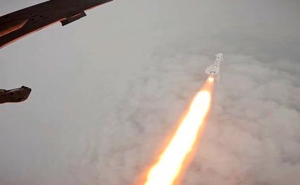 На фото: пуск ракеты с истребителя-бомбардировщика Су-34