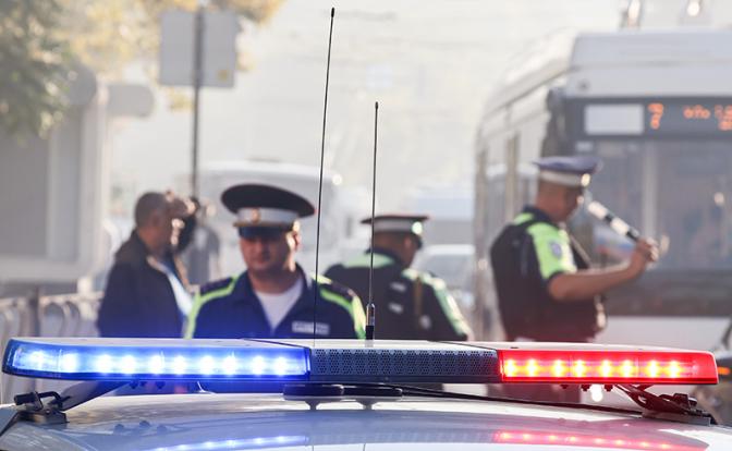На фото: на улице Героев у Севморзавода в день атаки со стороны ВСУ