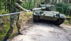«Леопарды» уже давно были дохлыми: Зачем немцы подсунули свинью Украине