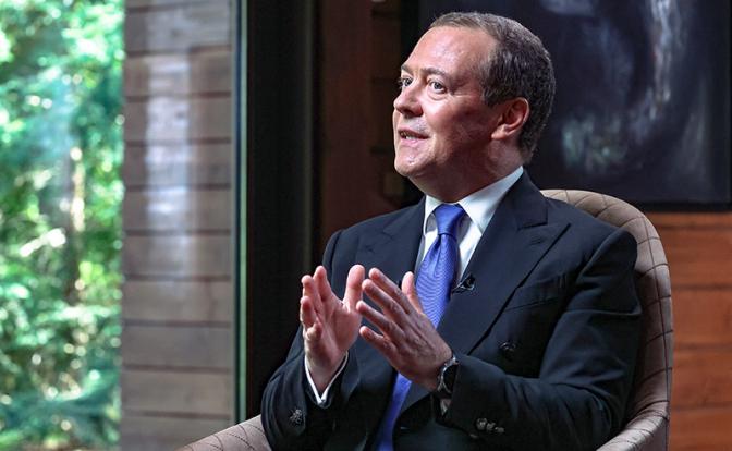 На фото: заместитель председателя Совета безопасности РФ Дмитрий Медведев