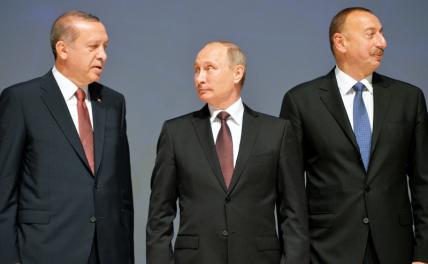 На фото: президент Турции Реджеп Тайип Эрдоган, президент РФ Владимир Путин и президент Азербайджана Ильхам Алиев (слева направо)