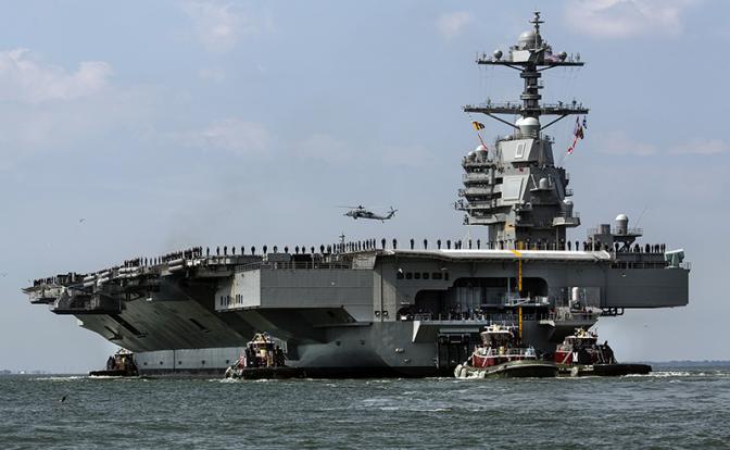 На фото: американский авианосец "Джеральд Р. Форд"