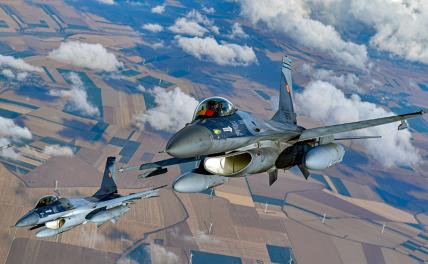 F-16 против Су-35: почему у американского «Сокола» мало шансов даже в ближнем бою