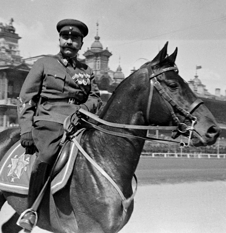 На фото: маршал Советского Союза Семен Михайлович Буденный 