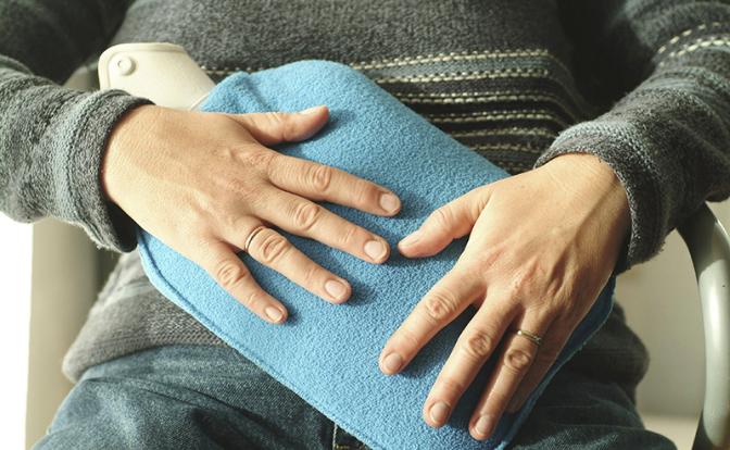 Терапевт Чернышова назвала главные ошибки, которые допускают люди при боли в животе