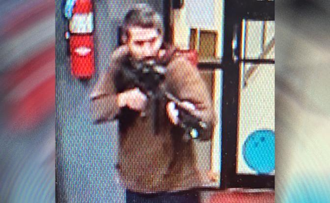 На фото: департамент полиции Льюистона идентифицировал Роберта Карда как лицо, заинтересованное в двух стрельбах в Льюистоне. Карду 40 лет, и его следует считать «вооруженным и опасным», согласно сообщению в Facebook департамента полиции Льюистона.