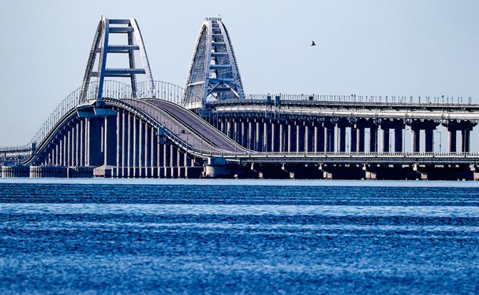 Инфоцентр: перекрыто движение по Крымскому мосту