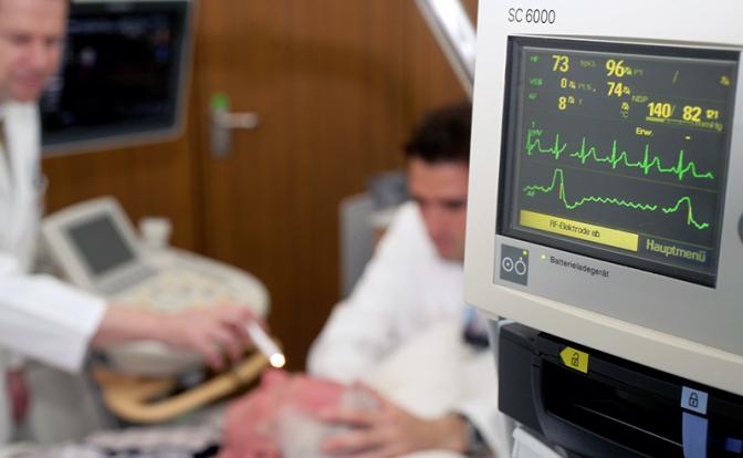 Хирург назвала отличия симптомов инсульта у мужчин и женщин