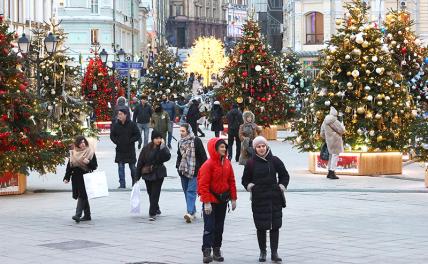 Стало известно, сколько россияне будут отдыхать в новогодние выходные