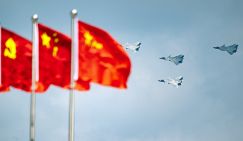 Китайские истребители отжали небо у американцев