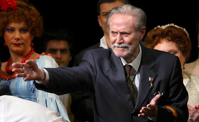 На фото: художественный руководитель Государственного академического Малого театра Юрий Соломин на гала-концерте, посвященном 200-летию со дня рождения А.Н. Островского, в Малом театре.