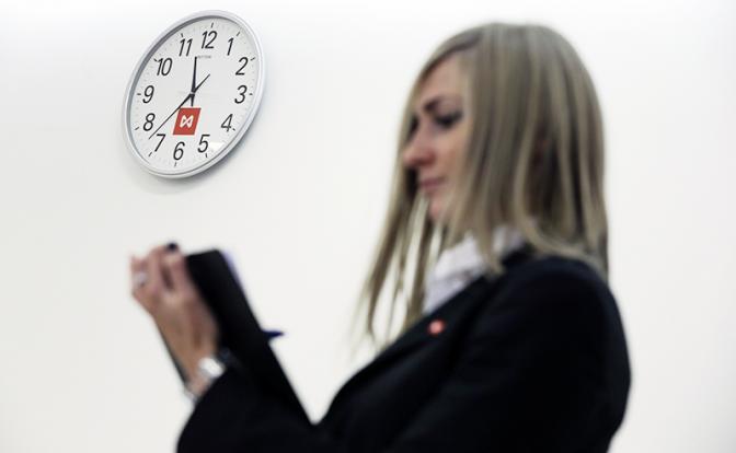 Сенатор Гибатдинов внес в Госдуму проект закона о сокращении рабочего дня на час