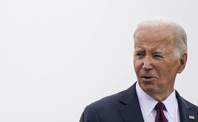 На фото: президент США Джо Байден во время выступления на церемонии.