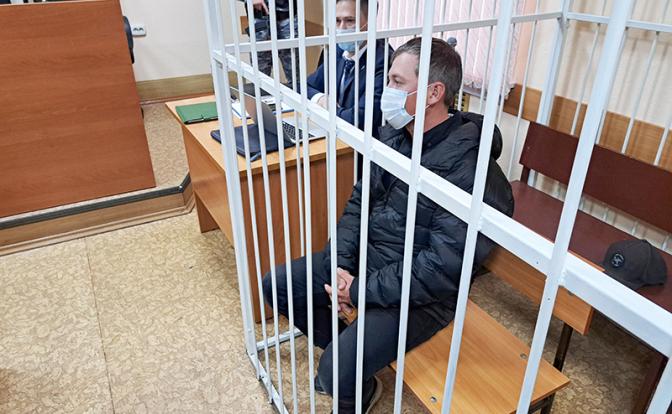 На фото: директор туристической компании "Экстрим Тайм" Андрей Степанов во время избрания меры пресечения в Кировском районном суде.