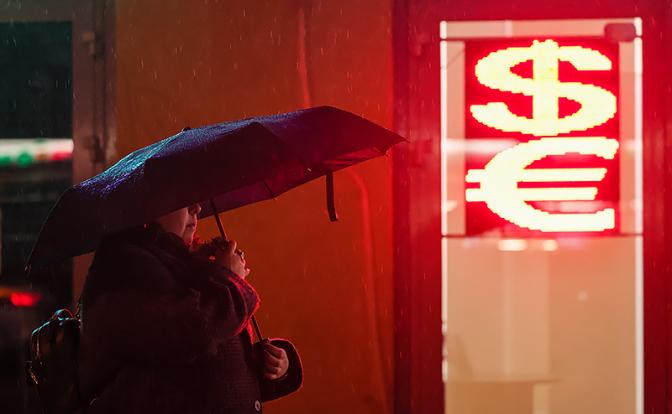 «Люди - заложники подгонки бюджета»: Эксперт Громова о «фундаментальном» курсе рубля от Грефа