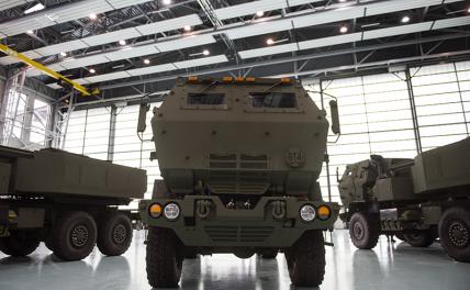 На фото: установки американской РСЗО HIMARS