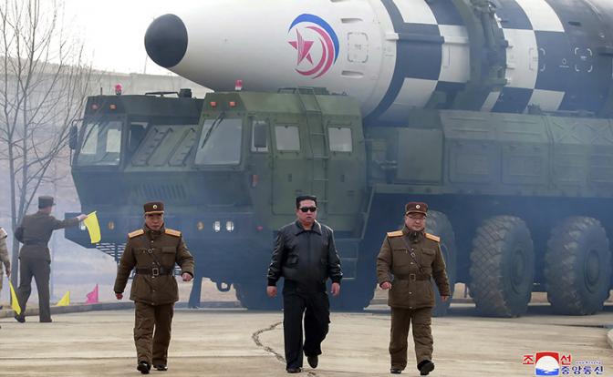 Ядерный удар по США реален: Ким знает, что делает 