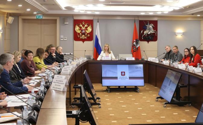 На фото: во время круглого стола на тему ««Мусорная реформа: вклад в экологию или плата за воздух?»