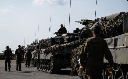 На фото: танки Leopard -2