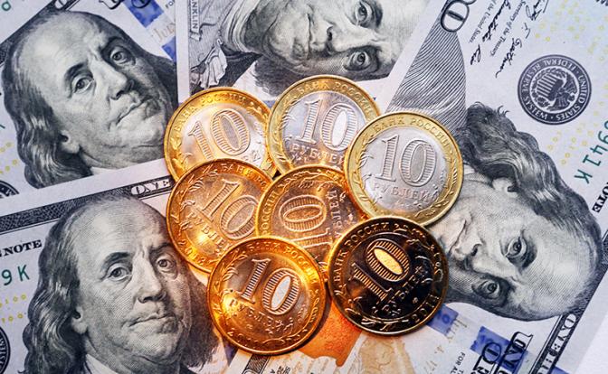 Новости курса доллара: рубль плохо начал неделю на Мосбирже