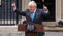 "Сбитому летчику" Борису Джонсону вновь прочат премьерство в Британии