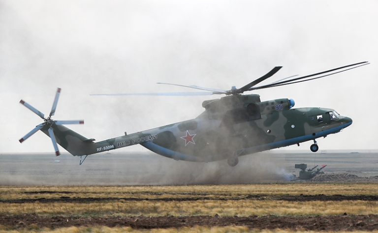 На фото: вертолет Ми-26 