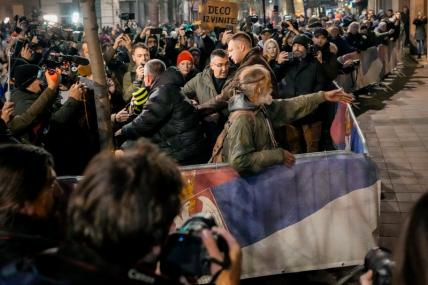 На фото: во время акции протеста в Белграде, Сербия.