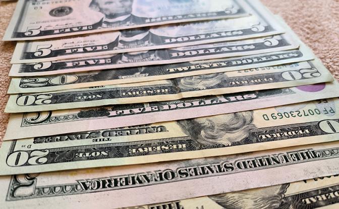 Эксперт предсказала падение курса доллара до конца года