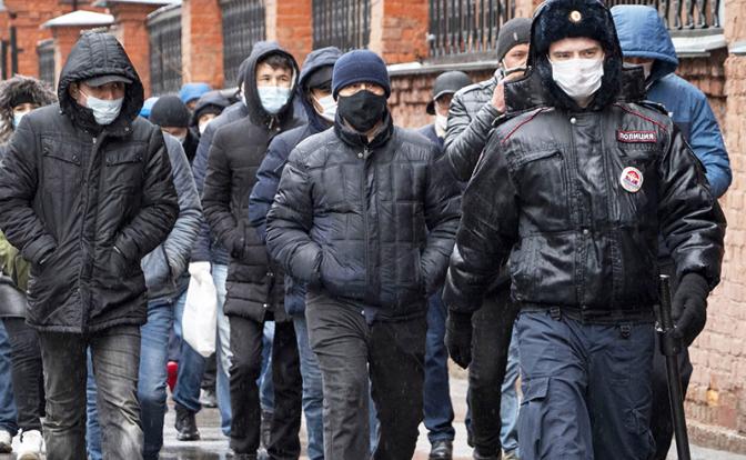 Омбудсмен Титов жить не может без гастарбайтеров