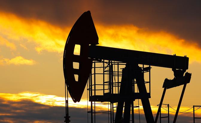 Выстрел в ногу: англосаксы толкают Иран к войне, а нефть к 150 долларам