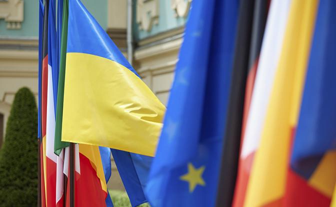 Зеленский начал раздавать завещания – кому достанется Украина после его ухода