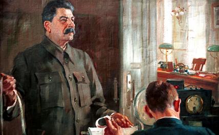На фото: " Сталин у прямого провода", картина А.Герасимова
