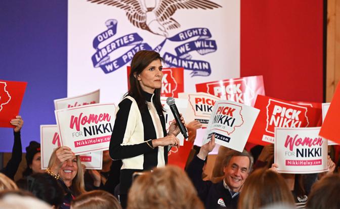 На фото: кандидат в президенты США от Республиканской партии, бывший постпред США при ООН Никки Хейли