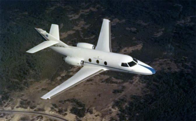 На фото: Dassault Falcon 10