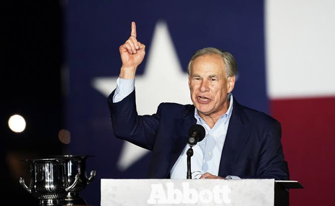 На фото: губернатор Техаса Грег Эбботт