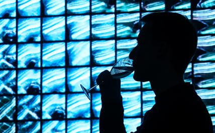 «Быстрее, но хуже»: ученые сообщили о вреде алкоголя перед сном