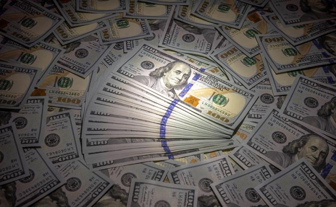 Эксперт сказал, покупать ли доллары сейчас