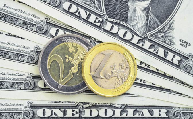 Курс евро снова растет, эксперт оценил влияние продажи Яндекса на рубль
