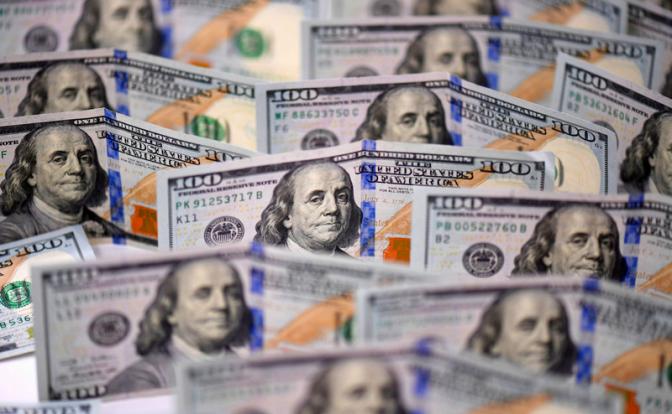 Покупать ли доллары? Эксперт рассказал о влиянии выборов на курс валют