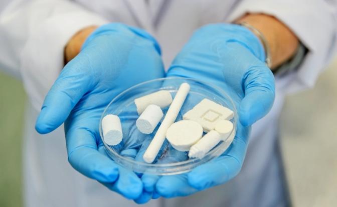 Жительница Мариуполя умерла после приема неиспытанных западных препаратов