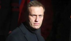 Скончался оппозиционер Алексей Навальный. По версии следствия, у него оторвался тромб.