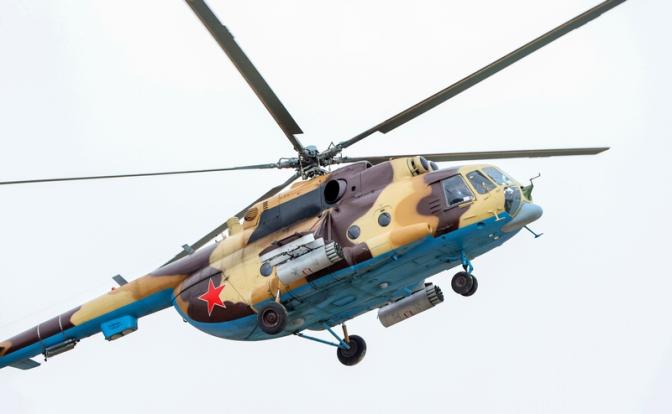 На фото: вертолет МИ-8