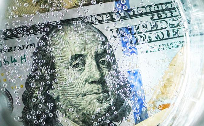 Курс доллара сегодня резко пошел вниз