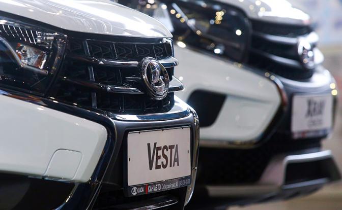 «АвтоВАЗ» начал серийный выпуск Lada Vesta с «автоматом»