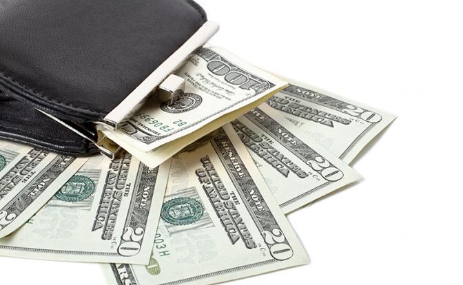 Курс доллара полетел вниз на Мосбирже в последние дни февраля