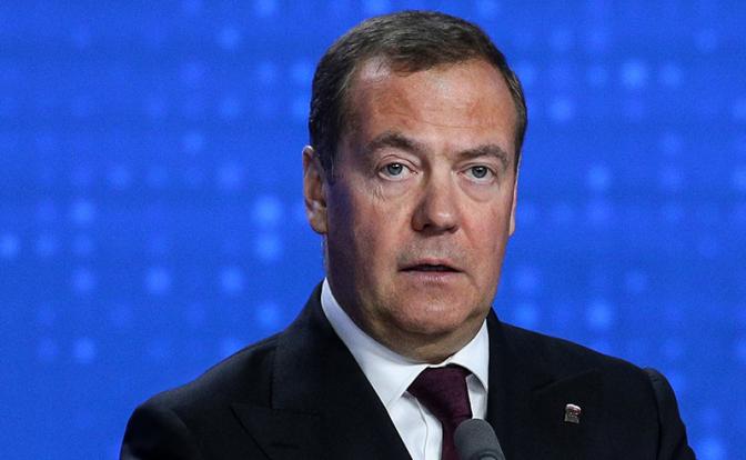 На фото: зампредседателя Совбеза РФ Дмитрий Медведев