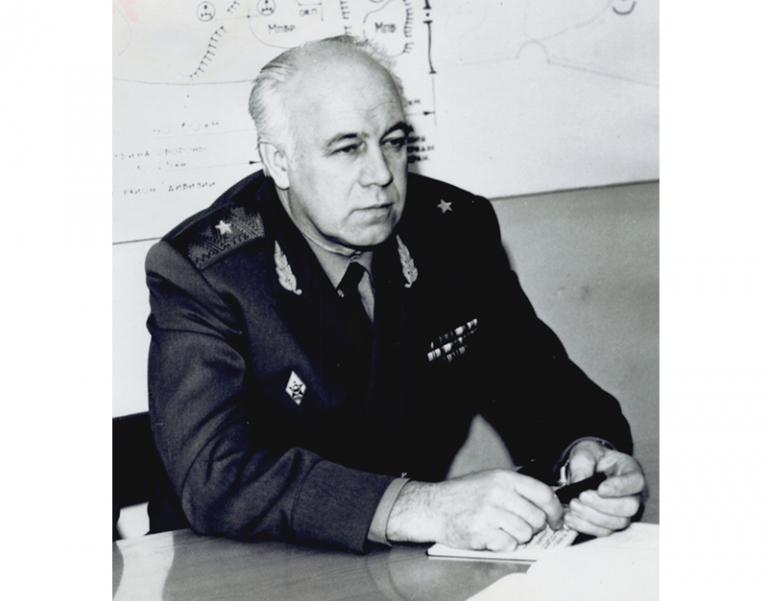 На фото: генерал-майор Юрий Крестовский.