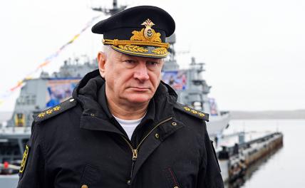 На фото: главнокомандующий ВМФ РФ Николай Евменов