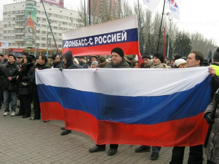 На фото: требования митингов Русской Весны были однозначными